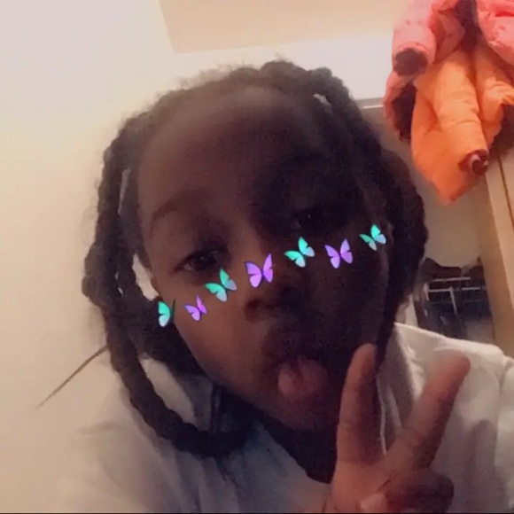 Meet your Posher, Carrington - Picture 1 of 1